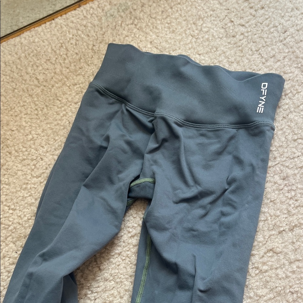 Dfyne greenish grey leggings
